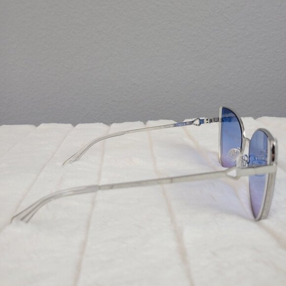 QUAY // ltd ed mother of pearl detail butterfly frame blue violet fade lens